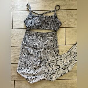 Beyond Yoga matching bra and legging set